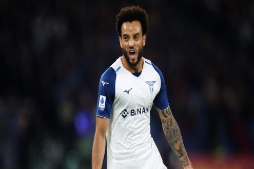 تقارير: يوفنتوس يخطط لضم جناح لاتسيو بصفقة مجانية 